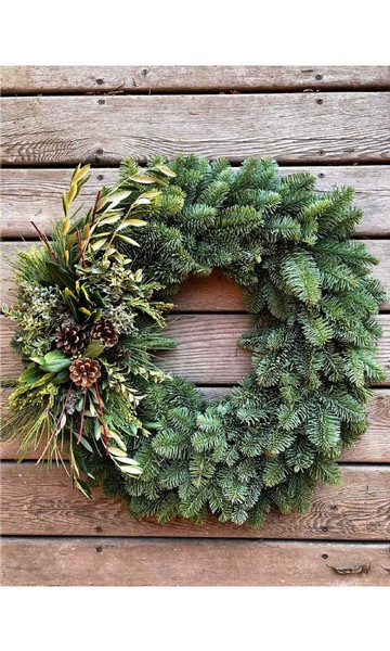 Noble Burst Wreath